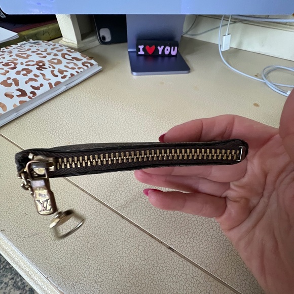 Louis Vuitton - Damier Ebene Canvas - Key Pouch - Picture 8 of 8